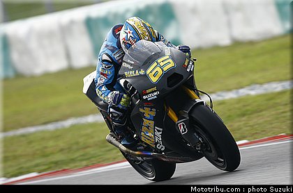 suzuki_gsvr_2010_005.jpg