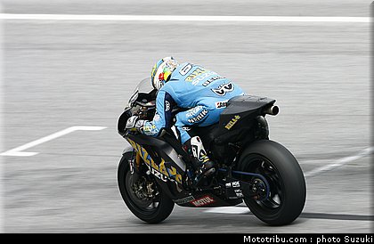 suzuki_gsvr_2010_009.jpg