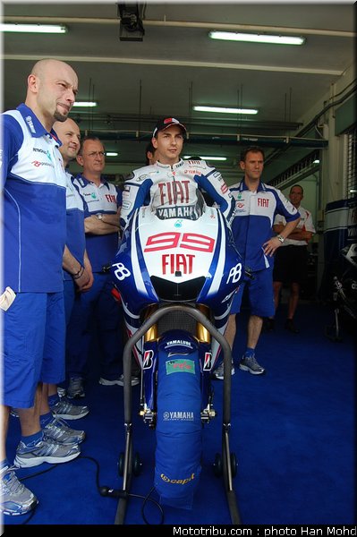 yamaha_team_launch_sepang_2010_027