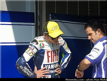 yamaha_team_launch_sepang_2010_006.JPG