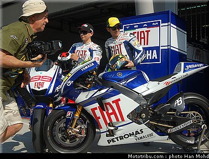 yamaha_team_launch_sepang_2010_019.JPG