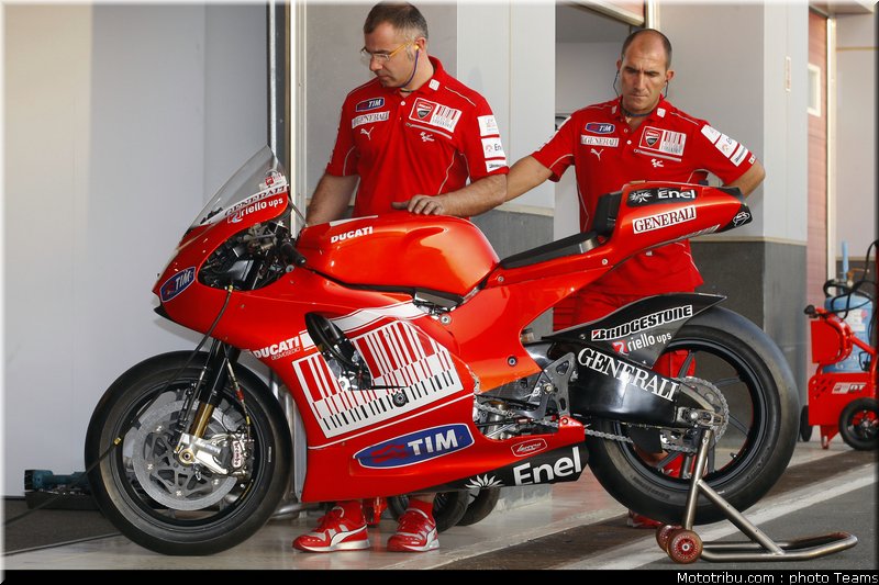 ducati_2_test_qatar_2010