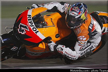 dovizioso_18_test_qatar_2010.jpg