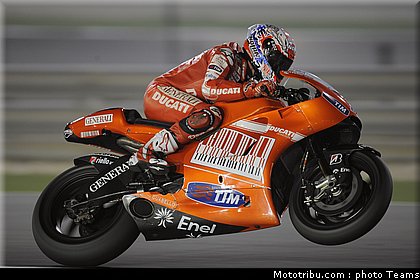 stoner_14_test_qatar_2010.jpg
