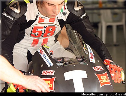 simoncelli_006_motogp_2010_test_sepang1.jpg
