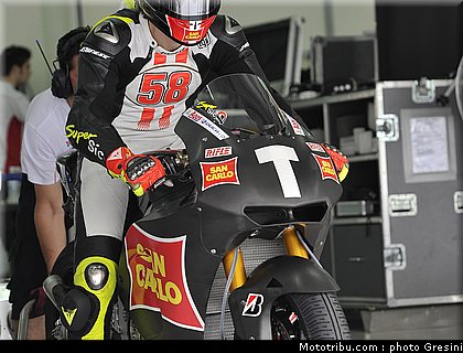 simoncelli_012_motogp_2010_test_sepang1.jpg