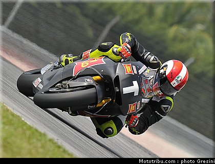 simoncelli_025_motogp_2010_test_sepang1.jpg