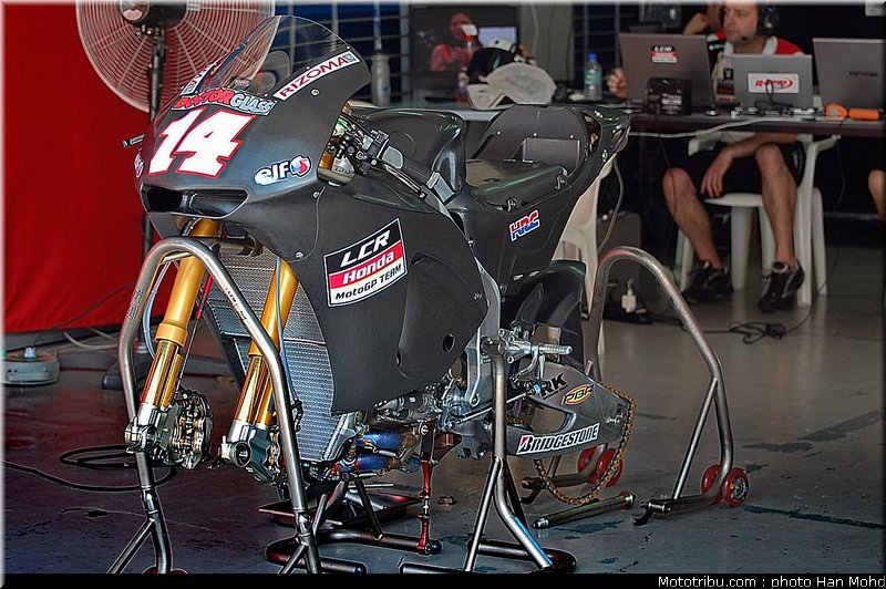 depuniet_1_motogp_sepang_test1_2010