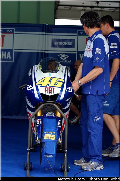 rossi_017_motogp_sepang_test1_2010