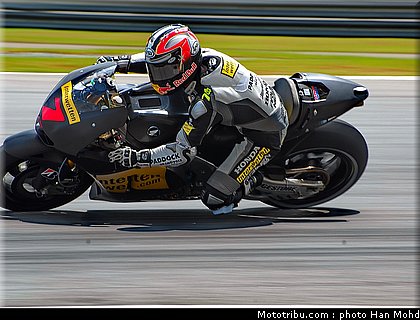 aoyama_4_motogp_sepang_test1_2010.JPG