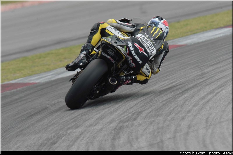 spies_14_motogp_test_sepang1_2010