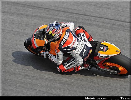 dovizioso_18_motogp_test_sepang1_2010.jpg