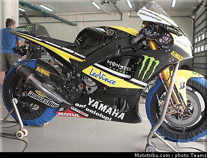 spies_12_motogp_test_sepang1_2010.jpg