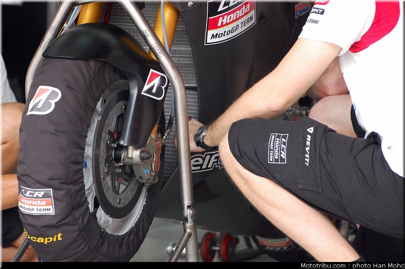 depuniet_06_motogp_2010_tests_sepang2
