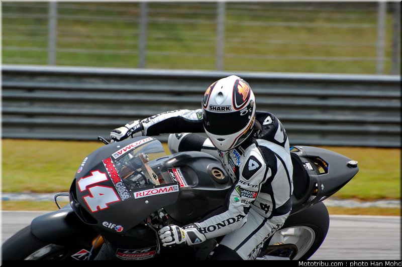 depuniet_12_motogp_2010_tests_sepang2