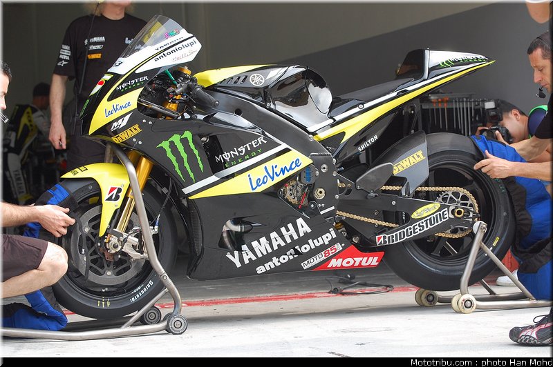 edwards_01_motogp_2010_tests_sepang2