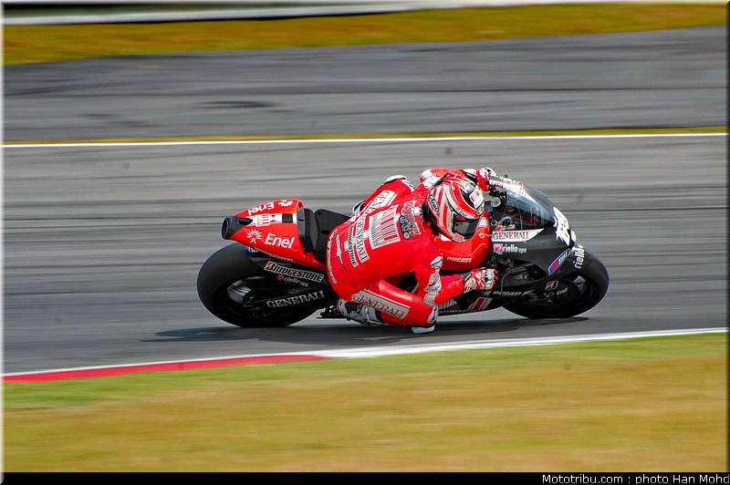 hayden_04_motogp_2010_tests_sepang2