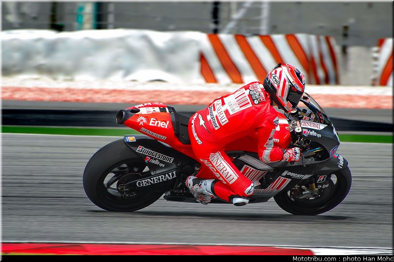 hayden_08_motogp_2010_tests_sepang2