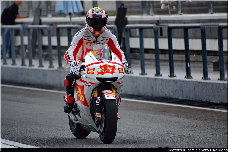 melandri_05_motogp_2010_tests_sepang2