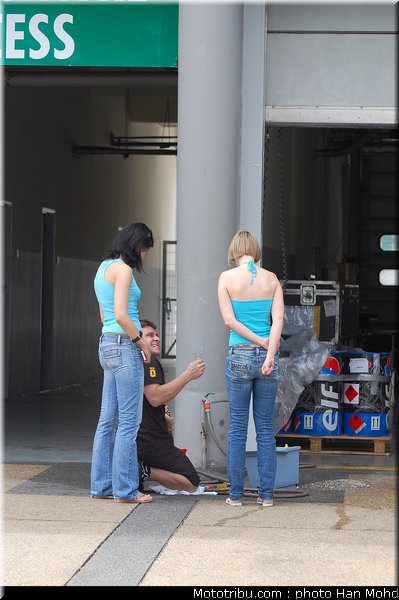 paddock_07_motogp_2010_tests_sepang2