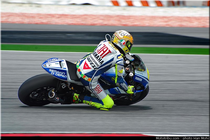 rossi_15_motogp_2010_tests_sepang2