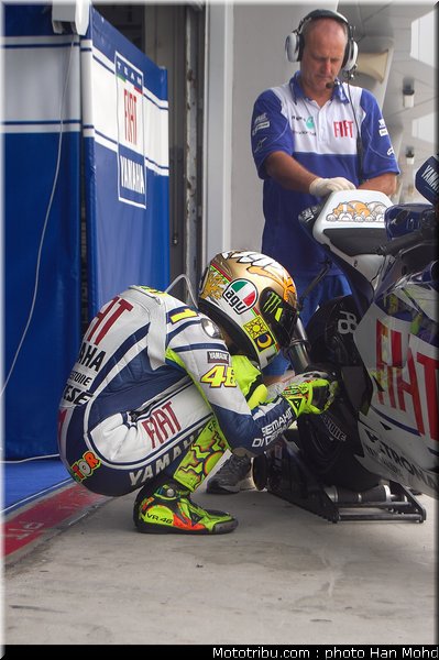 rossi_20_motogp_2010_tests_sepang2