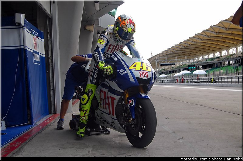 rossi_21_motogp_2010_tests_sepang2