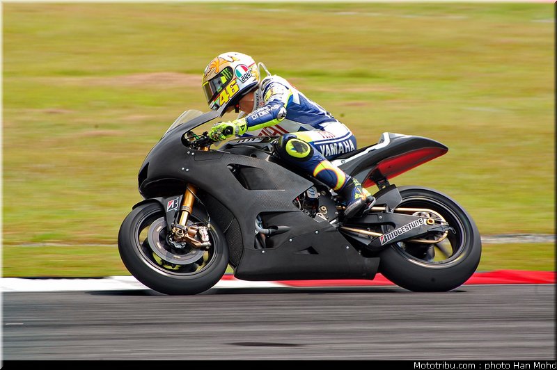 rossi_26_motogp_2010_tests_sepang2