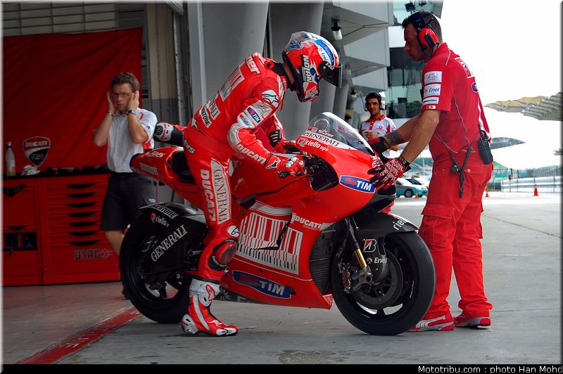 stoner_16_motogp_2010_tests_sepang2