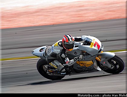 aoyama_004_motogp_2010_tests_sepang2.JPG