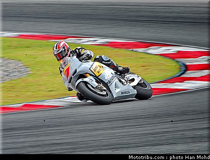 aoyama_013_motogp_2010_tests_sepang2.JPG