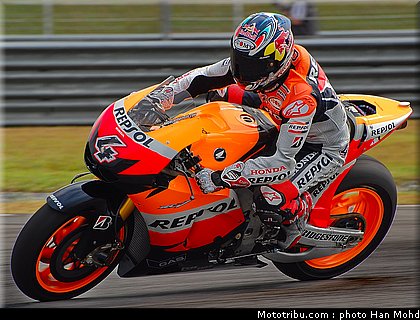 dovizioso_7_motogp_2010_tests_sepang2.JPG