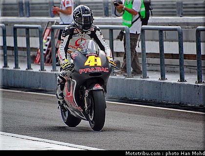 espargaro_2_motogp_2010_tests_sepang2.JPG