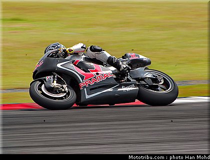 espargaro_8_motogp_2010_tests_sepang2.JPG