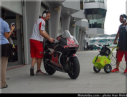 kallio_7_motogp_2010_tests_sepang2.JPG