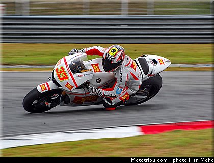 melandri_15_motogp_2010_tests_sepang2.JPG