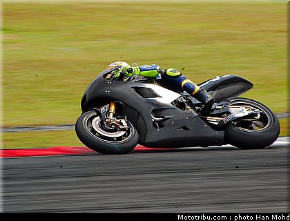 rossi_27_motogp_2010_tests_sepang2.JPG