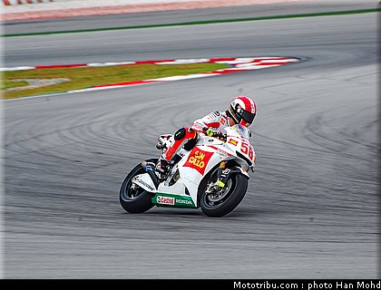 simoncelli_07_motogp_2010_tests_sepang2.JPG