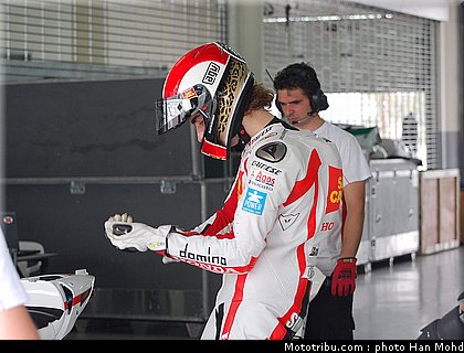 simoncelli_16_motogp_2010_tests_sepang2.JPG