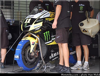 spies_03_motogp_2010_tests_sepang2.JPG