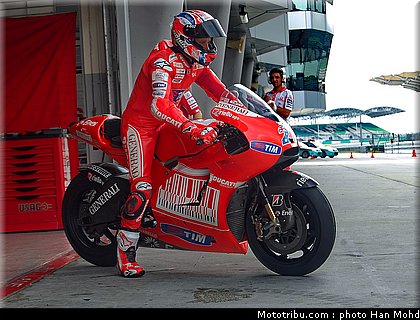 stoner_17_motogp_2010_tests_sepang2.JPG