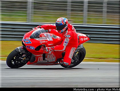 stoner_18_motogp_2010_tests_sepang2.JPG