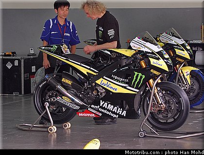 tech3_motogp_2010_tests_sepang2.JPG