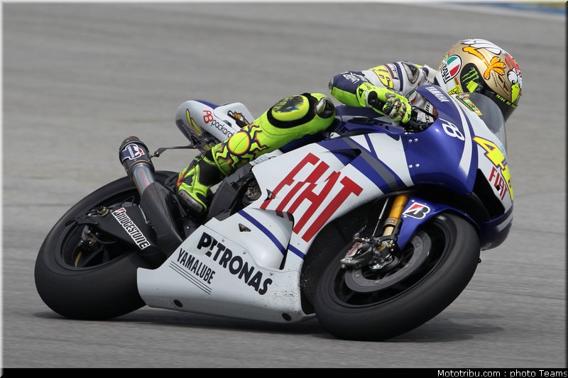 rossi_3_motogp_2010_test_sepang2
