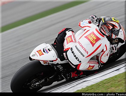 melandri_08_motogp_2010_test_sepang2.jpg