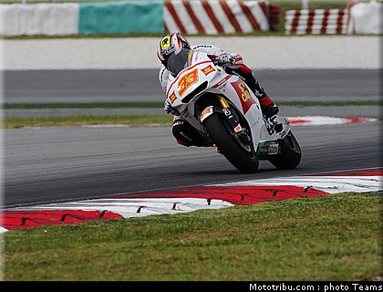 melandri_13_motogp_2010_test_sepang2.jpg
