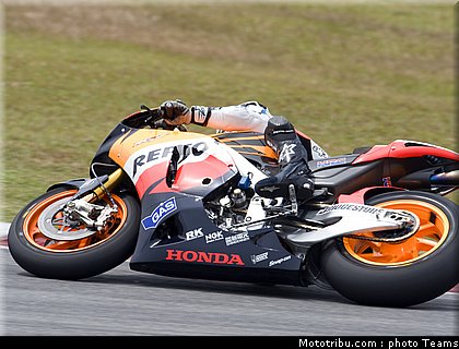 pedrosa_13_motogp_2010_test_sepang2.jpg