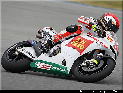 simoncelli_11_motogp_2010_test_sepang2.jpg