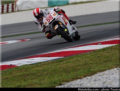 simoncelli_12_motogp_2010_test_sepang2.jpg