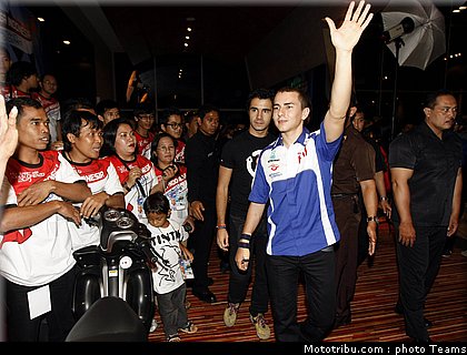 yamaha_asian_tour_10.jpg